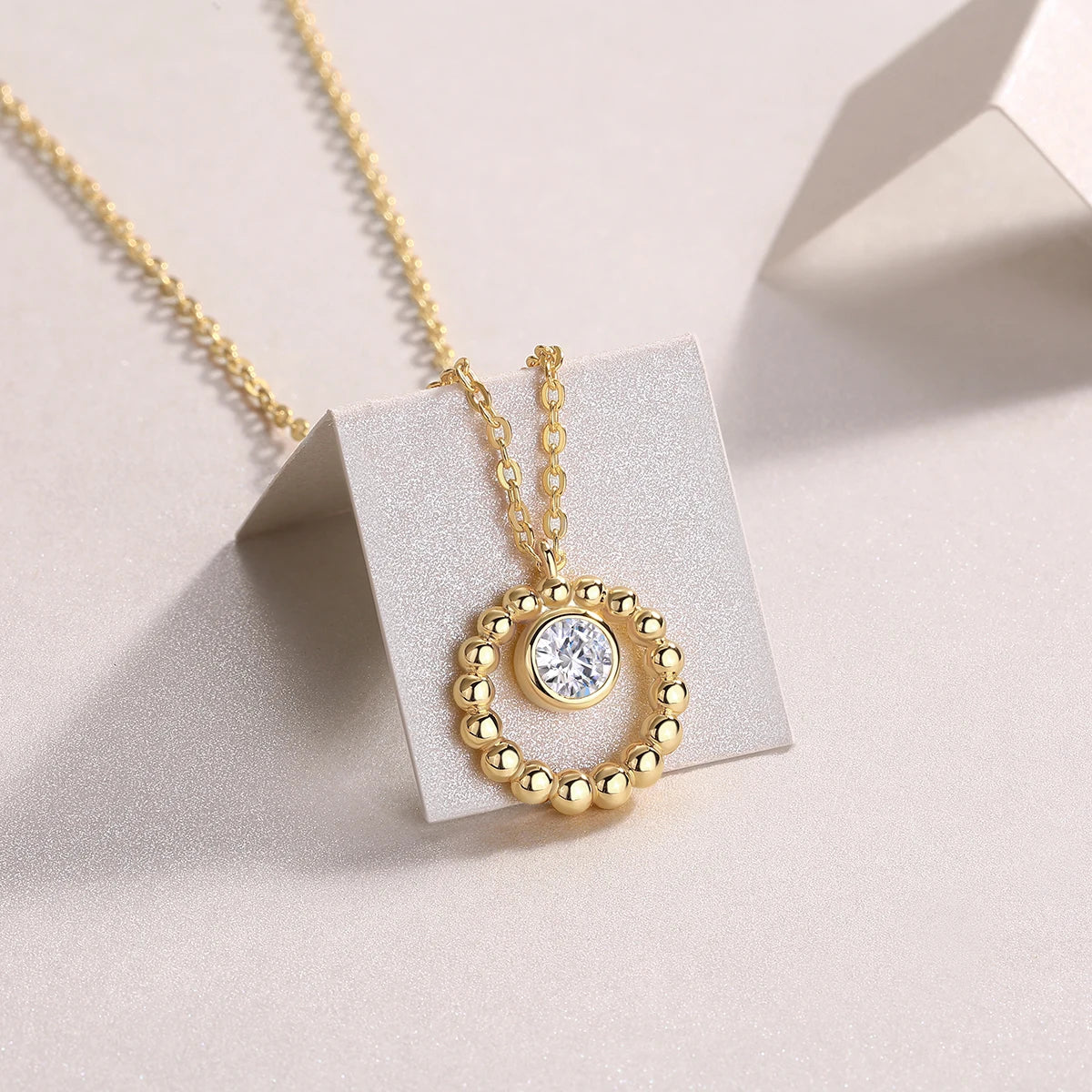 Material 100% 925 Sterling Silver Necklace  Main Stone Weight/Quantity  1 Moissanite Diamond  Gemstone Size  White Moissanite Di